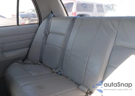 2003 Ford Crown Victoria Police from USA, damaged, VIN 2FAHP71W03X178609